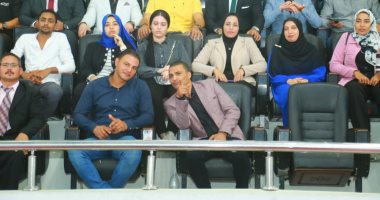 شباب وفتيات وأهالي كفر الشيخ يتابعون فعاليات المؤتمر الاقتصادي