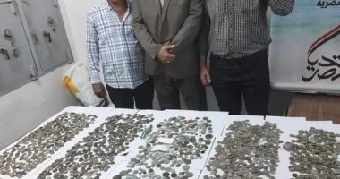 جمارك ميناء نويبع تحبط محاولة تهريب 1753 قطعة أثرية خارج البلاد.. صور