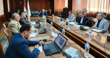 وزير الرى يبحث الأعمال الجارى تنفيذها على وادى وبحيرات مريوط لاستقبال الشتاء