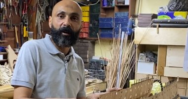 وليد "عاشق فن الأركت" يبدع فى حفر الخشب وينتج تحفا فنية "فيديو"