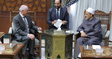 شيخ الأزهر يستقبل السفير الأسترالى لدى القاهرة ويبحثان دعم الأئمة
