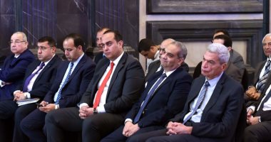 جلسة "خارطة طريق لزيادة مشاركة القطاع الخاص بقطاع الصحة" بالمؤتمر الاقتصادي.. رئيس الوزراء يطرح إمكانية دخول القطاع الخاص فى شراكة مع الدولة فى مجال إدارة المستشفيات وخاصة التى تطورها الدولة