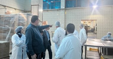 مستشار وزير الزراعة يتفقد مصنعى السلام وشلقان للتغذية المدرسية
