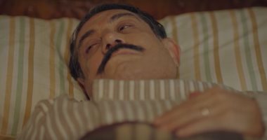 الضاحك الباكى الحلقة 2.. والد نجيب الريحانى يصاب بشلل نصفى بعد حرق إسطبل الخيول
