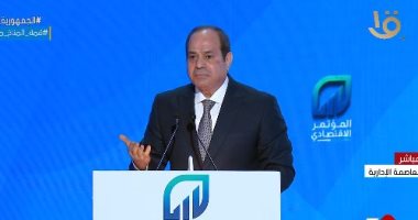 الرئيس السيسي: "الناس موجودة فى كل حتة وشايفة الشغل قدامها"