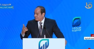 الرئيس السيسي: "بتابع بنفسى دفع فلوس الصيانة فى بشاير الخير والأسمرات"