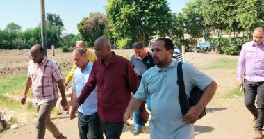 حياة كريمة.. إنشاء أسواق حضارية ومواقف سيرفيس فى كوم أمبو بأسوان