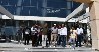 محافظ جنوب سيناء يتفقد المنطقة الزرقاء وإدارات مجلس مدينة شرم الشيخ الجديد