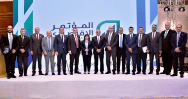 خلال جلسة "خريطة طريق الوصول إلى 30 مليون سائح".. وزير السياحة والآثار: المقصد السياحى المصرى يتمتع بشهرة عالمية ويوجد طلب متزايد على زيارته.. ووزير الطيران المدنى: برامج تحفيزية لجذب مزيد من السياح إلى مصر