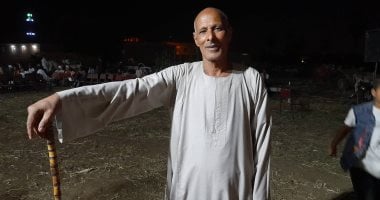 حكاية لعبة.. العم محمد أمهر لاعب تحطيب بقنا يحكى أسرارها.. تعلم اللعبة بالصغر على يد عمه ويحضر الاحتفالات والموالد على مدار العام.. ويؤكد: اللاعب لا يعتدى ولكنه يدافع عن النفس.. وحماية الرأس أولوية المتنافسين