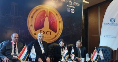 مستشار الرئيس للصحة ينصح المصابين بالإنفلونزا أو كورونا بارتداء الماسك