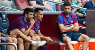 بيكيه وألبا أولى ضحايا الوداع الأوروبى فى برشلونة