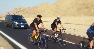 3 شبان يقومون برحلة من القاهرة لشرم الشيخ لنشر الوعى قبل "Cop27".. صور