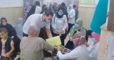 "حياة كريمة" توقع الكشف الطبى على 745 مواطنا بالجيزة