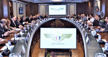 وزير الطيران يوجه بتقديم كل التيسيرات وجودة الخدمات للمسافرين