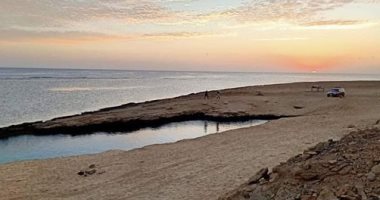 "بحيرات النيزك ورأس بناس وبئر النجمة" معالم شهيرة بمرسى علم.. تكونت بفعل الظواهر الطبيعية.. الأهالى: أسلافنا فى الماضى شعروا بزلزال وبعدها اكتشفوا البحيرات.. ومجلة أمريكية تصف المنطقة بأجمل مقاصد السياح.. صور