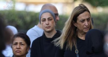 الوداع الأخير لبهاء طاهر.. تشييع جثمان الكاتب الكبير من مسجد الشرطة.. وزيرة الثقافة وعدد من المثقفين والكتاب يشاركون فى الجنازة.. ظهور أحمد داود وخالد النبوى.. ودفن الفقيد بمدافن العائلة على طريق الواحات.. صور