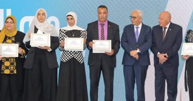 وزير التربية والتعليم يكرم 5 معلمين من بورسعيد خلال احتفالية يوم المعلم