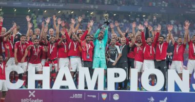 شاهد فرحة بعثة الأهلي بعد الفوز على الزمالك والتتويج بالسوبر