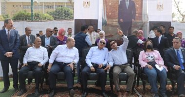 وزير الرياضة ومحافظ الجيزة يفتتحان عددا من ملاعب كرة القدم الخماسية.. صور