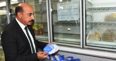 محافظ أسوان يفاجئ عددا من المخابز والمجمعات الاستهلاكية بزيارة تفقدية.. فيديو