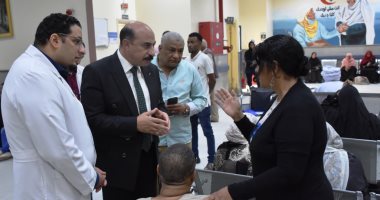 محافظ أسوان يفاجئ معهد الأورام لمتابعة منظومة العمل 