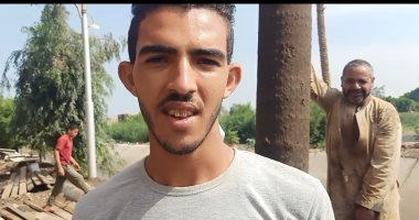 "حياة كريمة" تغير حياة محمود عاطف ابن محافظة سوهاج.. محمود: "بشتغل فى مشروعات الصرف الصحى ببنى سويف منذ بداية المبادرة الرئاسية".. ويؤكد: المشاريع فتحت أبواب رزق كثيرة للعمال.. وبفضلها تخليت عن فكرة السفر