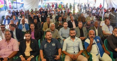 محافظ الإسكندرية يكرم الإدارة المركزية للسياحة والمصايف ويشيد بدورها المتميز 