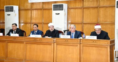 رئيس "الوطنية للصحافة": هناك مشروعات قومية ضخمة ساهمت فى دفع عجلة التنمية