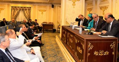 تطبق 1 نوفمبر.. "قوى النواب" توافق نهائيا على العلاوة الاستثنائية للعاملين بالدولة وزيادة المعاشات.. منحة لعمال قطاع الأعمال 300 جنيه.. العرض على المجلس الأسبوع الجاري.. اللجنة: هدية للمواطن ونشكر الرئيس السيسي