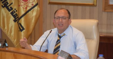 رئيس جامعة حلوان يجتمع مع وحدة التصنيف الدولي ويطالب بوضع رؤية مستقبلية
