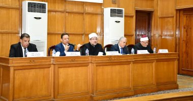 كرم جبر يشارك فى إطلاق مبادرة "حق الوطن".. ويشيد بدور الأئمة والواعظات