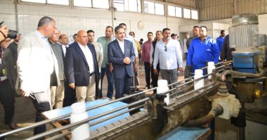 محافظ الغربية يتفقد مصانع المبيدات والزيوت والصابون بكفر الزيات
