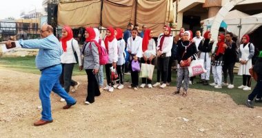 سوهاج تنظم زيارات للمعالم السياحية والأثرية لـ 70 من طالبات المدارس.. صور