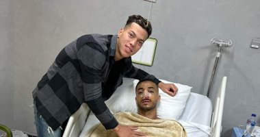 إمام عاشور يطمئن على محمد عبد المنعم بعد جراحة الأنف