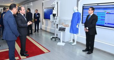 الرئيس السيسي يتفقد مركز التحكم المركزى للشبكة الوطنية للطوارئ والسلامة العامة