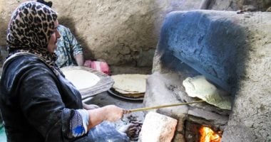 صورة ومعلومة.. العيش البتاو لقمة ومصدر رزق