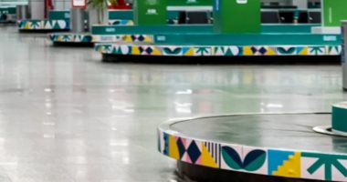 كل الجهود فى خدمة قمة المناخ.. وزارة الطيران تستعد ببرنامج شامل لاستقبال ضيوف مصر من أنحاء العالم فى COP27.. خطة عمل منضبطة وتقديم كل التسهيلات للوفود.. و250 رحلة لنقل آلاف المشاركين إلى مدينة السلام (صور)