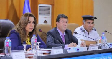 محافظ دمياط تشدد على تكثيف الحملات لضبط الأسواق ومنع احتكار السلع