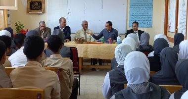 رئيس جامعة كفر الشيخ يحث الطلاب على الانتماء للوطن وجامعتهم لصنع مستقبل مشرف