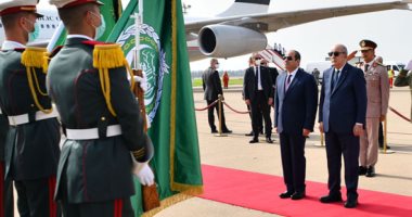 الرئيس السيسى يستهل نشاطه فى الجزائر بلقاء سكرتير عام الأمم المتحدة.. ويؤكد: مصر ستعمل خلال قمة المناخ على تبنى رؤية شاملة تتضمن احتياجات الدول النامية.. و"جوتيريش" يشيد بمكانة مصر المتميزة ودورها الفاعل 