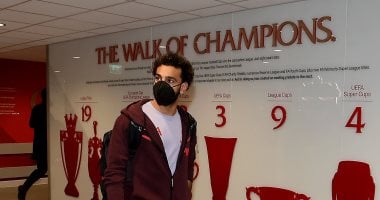 ليفربول ضد نابولي.. وصول محمد صلاح ورفاقه إلى ملعب "أنفيلد" 