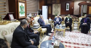 محافظ المنيا يستقبل مدير صندوق مكتبات مصر العامة