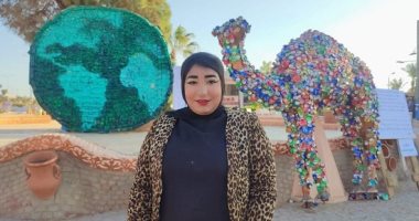 "سارة" استخدمت 4 آلاف "كانز" مستعملة لتصميم مجسمين للتوعية بحماية البيئة