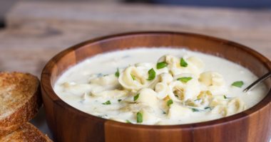طريقة عمل شوربة الخرشوف بالكريمة.. تدفي وكلها فوائد