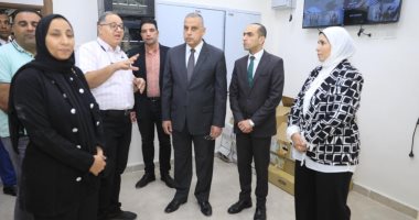 محافظ سوهاج يتفقد المكاتب الإدارية التابعة للمحافظة عقب تطويرها بمبنى مدينة ناصر