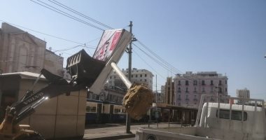 إزالة 44 إعلانا مخالفا خلال حملات مكبرة بأحياء الإسكندرية.. صور
