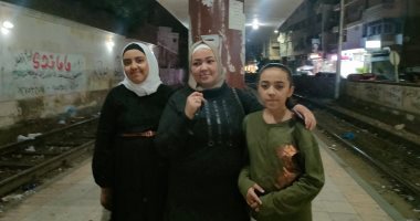 "ما أدخلش على بناتى مال متعبتش فيه".. حكاية عاملة نظافة بالإسكندرية أعادت شيكا بمليون جنيه يصرف لحامله.. أمانة عبير حديث الجميع.. تعمل للإنفاق على بناتها.. وتؤكد: سعادة بناتى عندى بالدنيا كلها.. فيديو