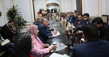 تنسيقية شباب الأحزاب تنظم ورشة عمل بعنوان "الإدارة المحلية ومحافظة الواحات البحرية"