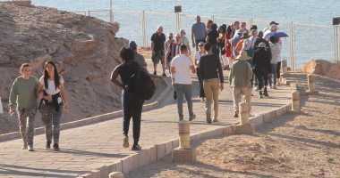 انتعاشة سياحية فى أسوان.. درة النيل تستقبل أفواجا أجنبية من شتى أنحاء العالم.. وارتفاع نسب الإشغال بالفنادق الثابتة والعائمة لـ80%.. وزيادة منافذ بيع التذاكر الإلكترونية.. وأبوسمبل يستقبل 10 آلاف زائر.. صور
